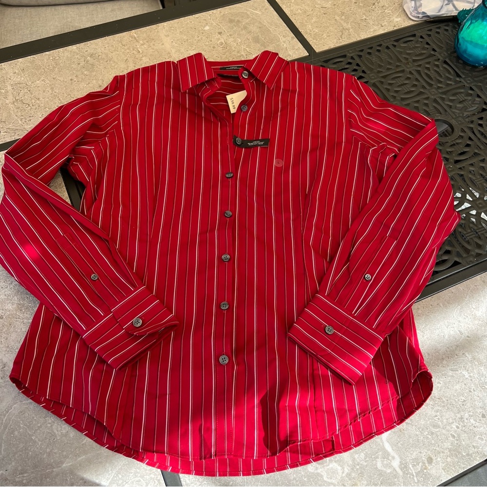 Eddie Bauer large buttons down men’s red stripes